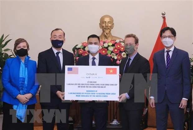 Vietnam receives 1.5 million COVID-19 vaccine doses from COVAX hinh anh 1