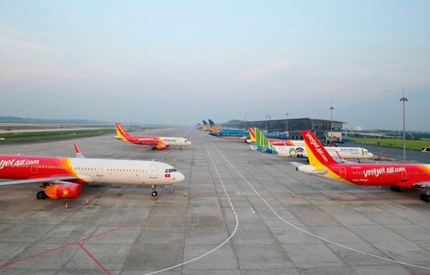 Ministry proposes two plans on resuming Hanoi-HCM City flights hinh anh 1