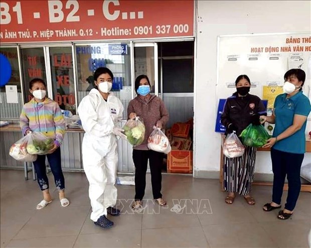 HCM City assists over 2.4 million workers affected by COVID-19 hinh anh 1