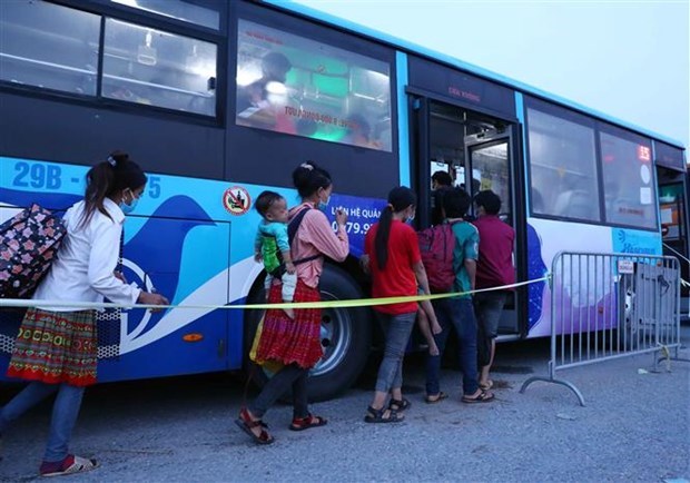 Dispatch on transportation of residents to hometowns issued hinh anh 1