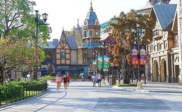 Diplomatic representative agencies abroad help attract foreign tourists to Vietnam hinh anh 1