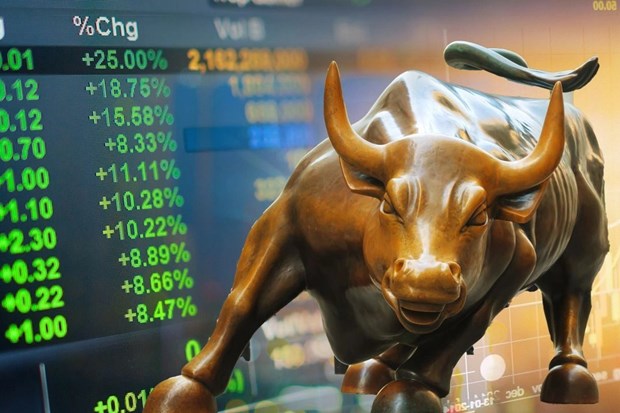 VN-Index hits new peak on October 27 hinh anh 1