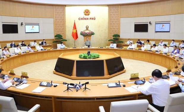 Government reviews socio-economic performance in first 10 months hinh anh 1