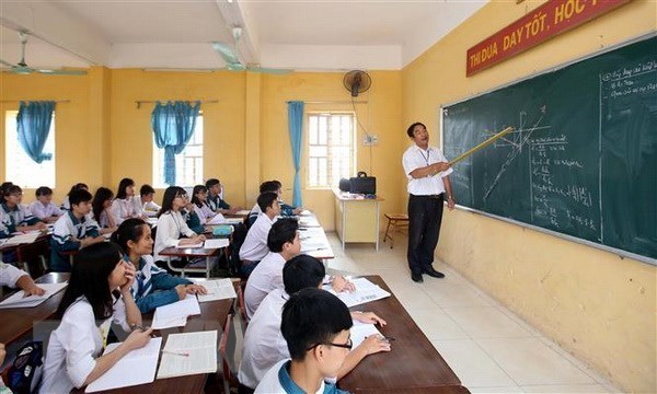 Hanoi's high-school students to be back to school from December 6 hinh anh 1