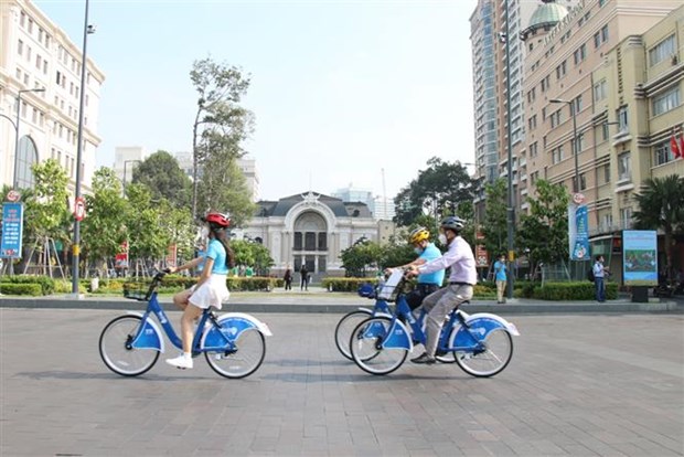 HCM City pilots bicycle-sharing service in central area