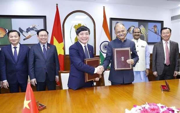 Vietnam’s National Assembly, India's lower house ink MoU on library, TV cooperation hinh anh 1