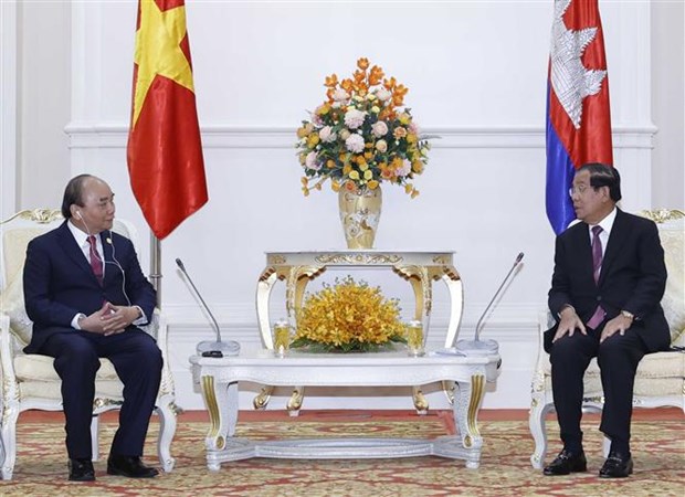 President Nguyen Xuan Phuc meets Cambodian Government leaders hinh anh 1