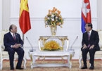 President Nguyen Xuan Phuc meets Cambodian Government and legislative leaders