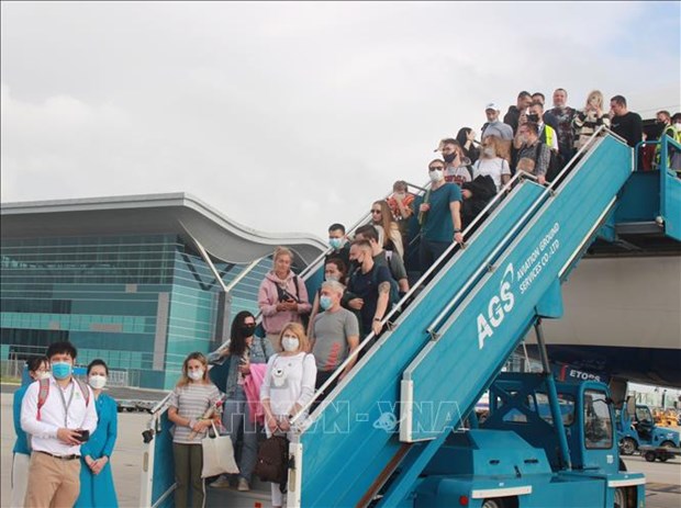 Vietnam continues to reboot tourism next year hinh anh 1