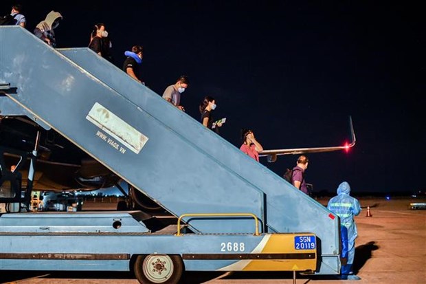 Vietnam Airlines operates first international flight since COVID-19 hinh anh 1