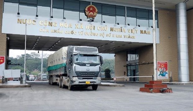 PM orders establishment of working group to tackle goods congestion at border gates with China hinh anh 1