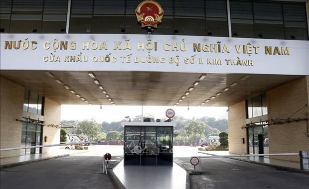 Northern provinces halt fruit truck reception at some border gates hinh anh 1