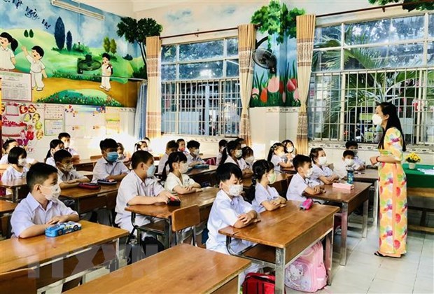 All students in HCM City to go back to school by Feb. 14 at the latest hinh anh 1