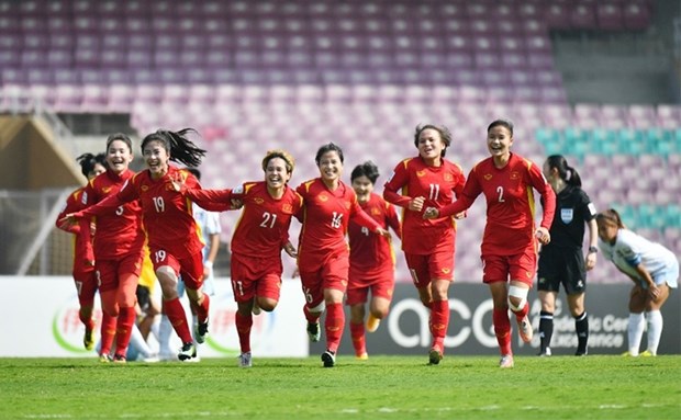 President congratulates female football team hinh anh 1