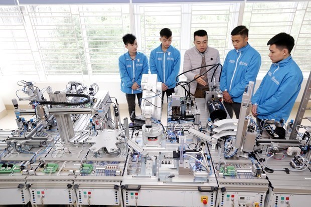 Number of HCM City-based firms resuming operations skyrockets 500pct hinh anh 1