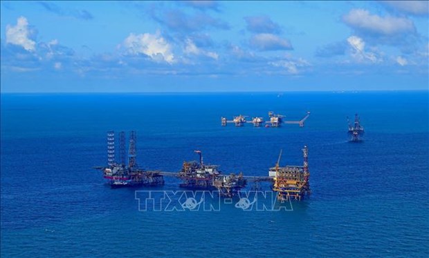 Joint venture set to commission two oil rigs in Q4 hinh anh 1