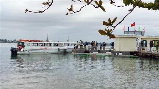 At least 13 dead in boat accident in Quang Nam province hinh anh 1