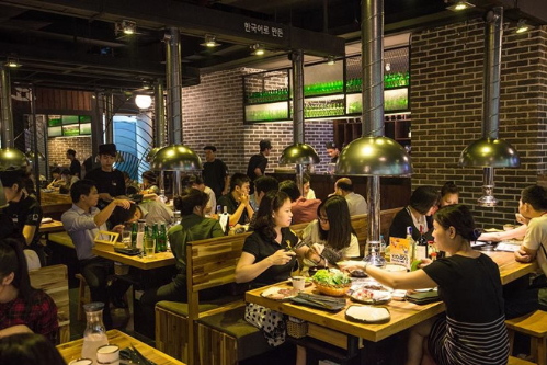 Singaporean investors buy 36 percent of local restaurant chain