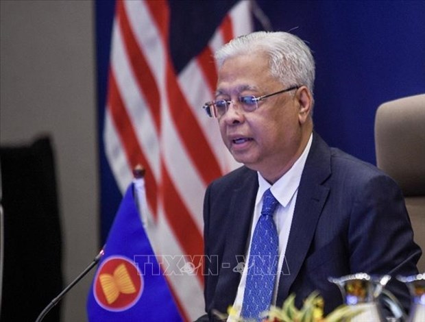 Malaysian PM begins official visit to Vietnam hinh anh 1