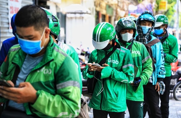 Ride-hailing services face stiff competition hinh anh 1