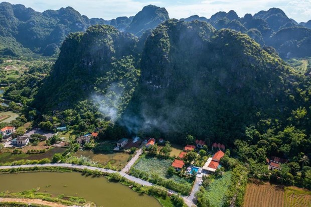 Top 10 hospitable tourist destinations in Vietnam voted by travelers around world hinh anh 3