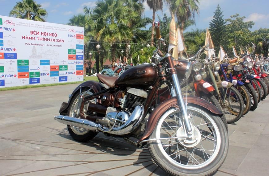 Display of classic motorbikes in the ancient town of Hoi An (Photo: VNA)