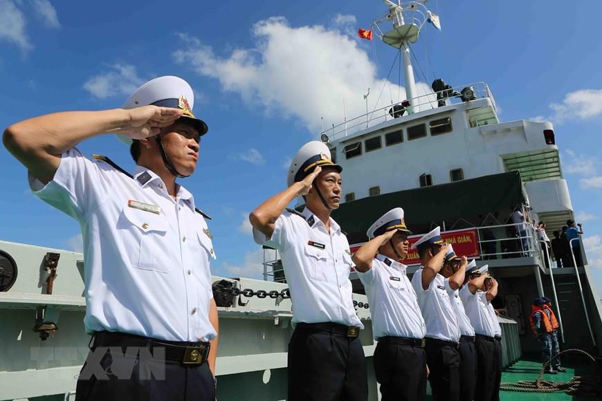 Naval officers and soldiers prepare to take on mission in Truong Sa (Spratly) archipelago (Photo: VNA)