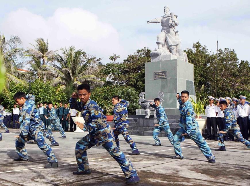 Garrisons on Nam Yet island practice martial art to improve their health (Photo: VNA)