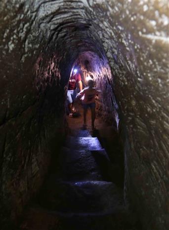 The dome-shaped tunnel has dimensions of 0.9m x 1.75m (Photo: VNA)