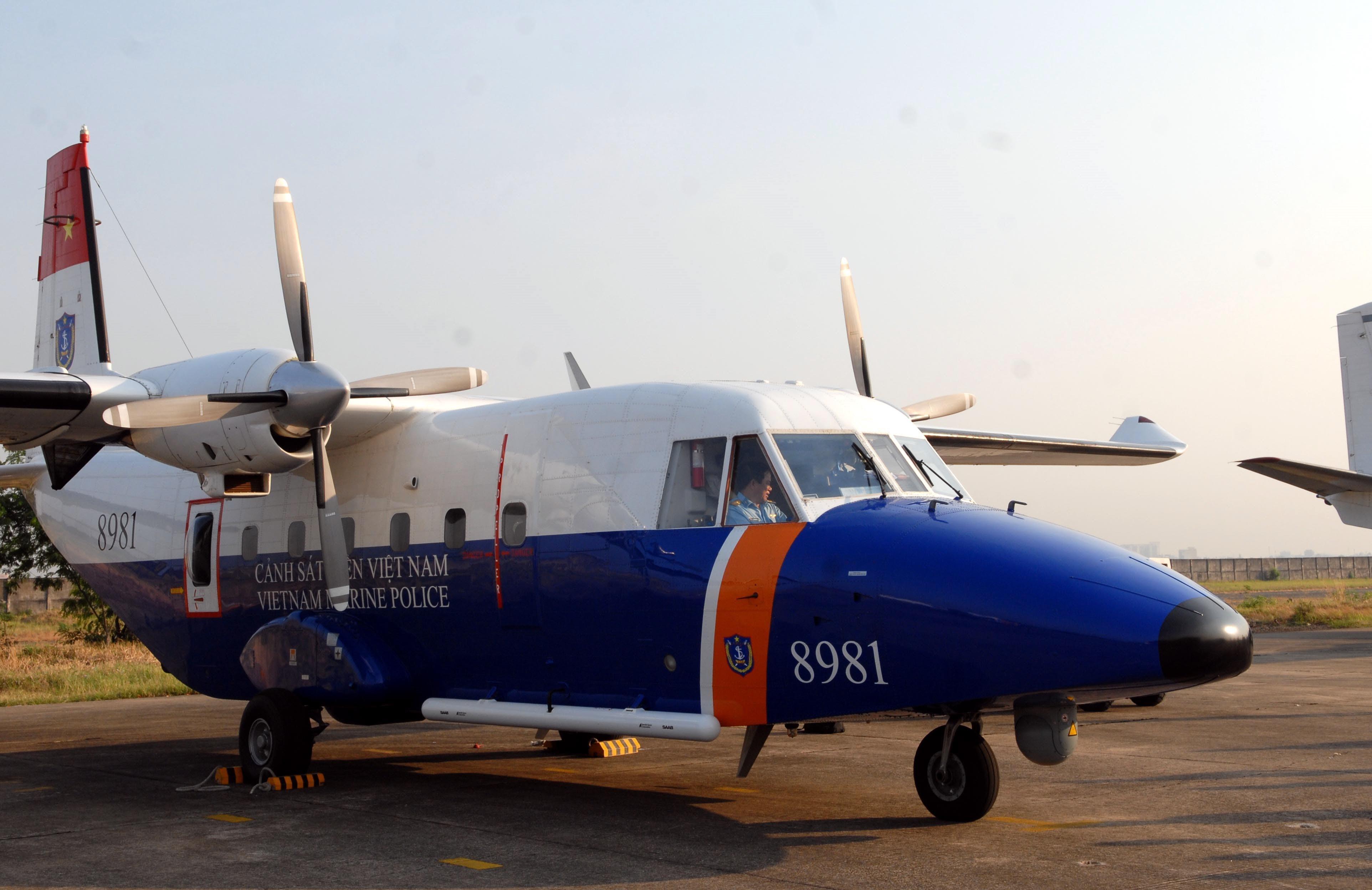 Sea patrol plane CASA-212 of the Vietnam Coast Guard joins in a search for the missing MH370 of Malaysia, March 2014 (Photo: VNA)