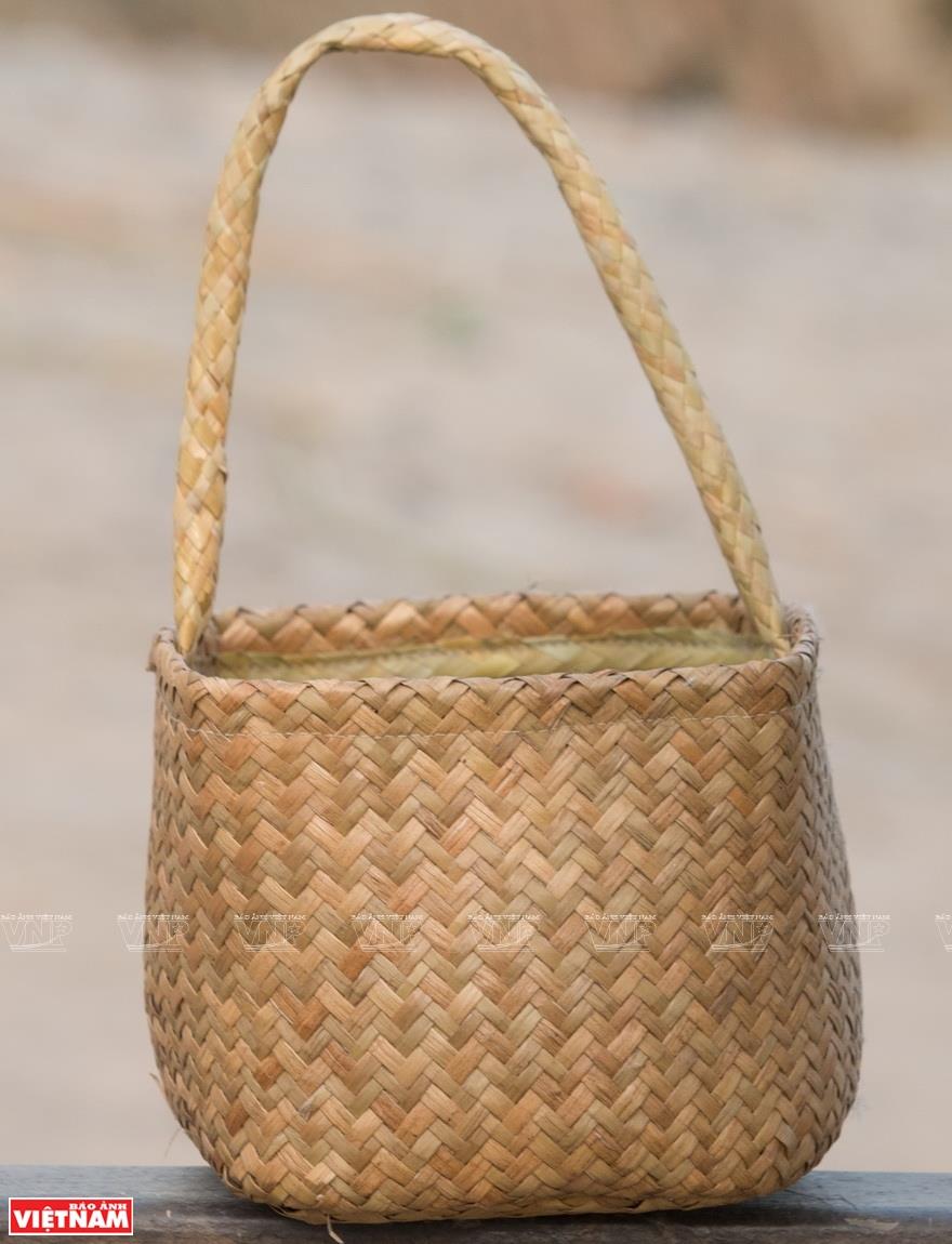 Grey-sedge products have been popular recently as they are environmentally friendly (Photo: VNA)