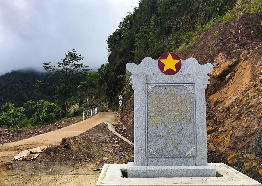 Signpost to the westernmost point of A Pa Chai (Photo: VNA)