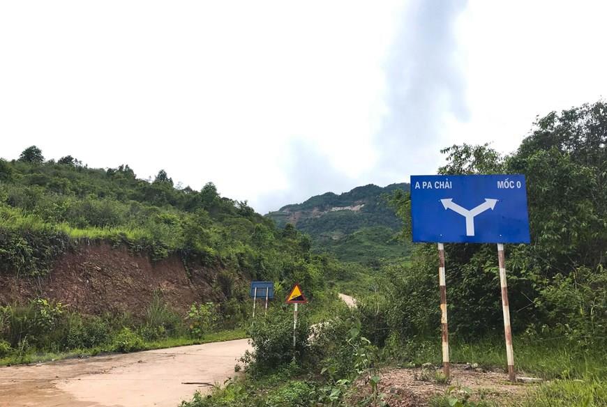 Signpost to Border Marker Zero (Photo: VNA)