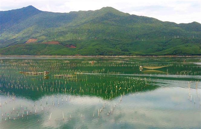 Lap An Lagoon becomes a new sightseeing and discovery destination for visitors (Photo: VNA)
