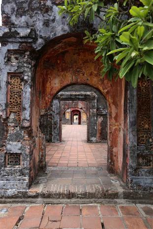 Hue Citadel still retains the ancient features of the ancient city (Photo: VNA)