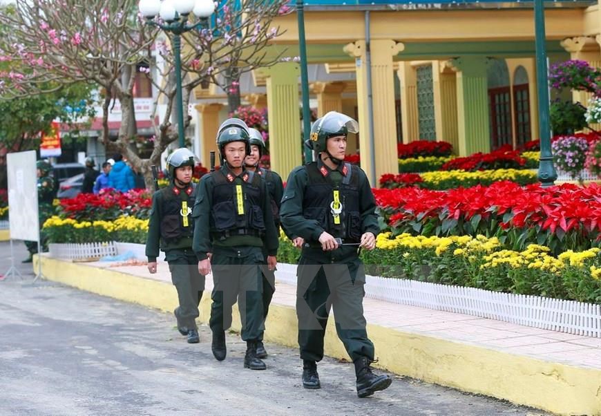 Mobile police force patrols outside the Dong Dang station, Lang Son province, the first place where DPRK President Kim Jong-un and his high-ranking delegation set foot in Vietnam to attend the 2nd US-DPRK Summit and pay an official state visit to Vietnam, February 25-28, 2019 (Photo: VNA)