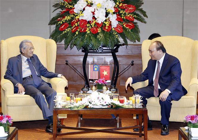 Prime Ministers Nguyen Xuan Phuc and his Malaysian counterpart Mahathir Mohamad (Photo:VNA)