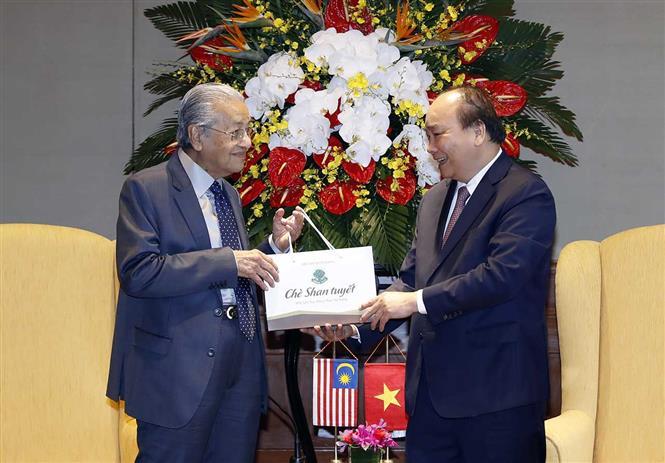 Prime Ministers Nguyen Xuan Phuc and his Malaysian counterpart Mahathir Mohamad (Photo:VNA)