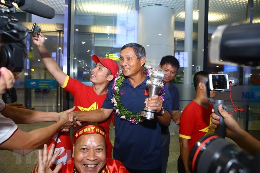 It has been seven years since the team's last trophy at the tournament and their third overall and is their third title to date (Photo:VNA)