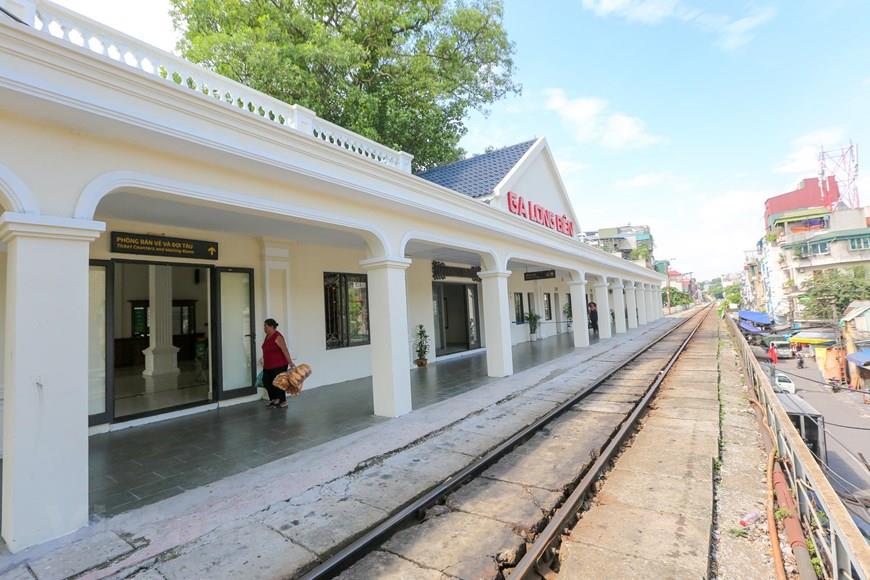 Long Bien Station is the starting point for trains departing from Hanoi to Hai Phong, Thai Nguyen, Lao Cai and Dong Dang (Lang Son) (Photo: VNA)