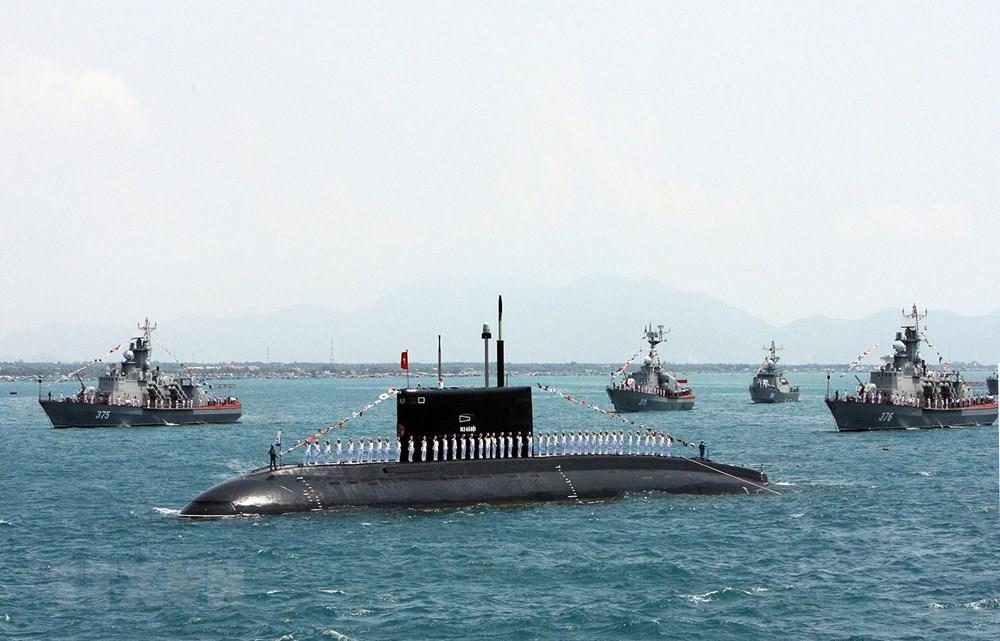 A Brigade 189 submarine and Naval Force’s surface warships at Cam Ranh port, Khanh Hoa province (Photo: VNA)