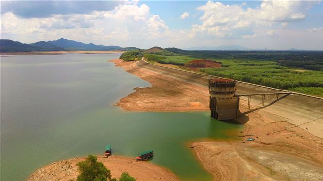 The lake is a large irrigation work with the water volume of 350 million cubic metres, sufficient for supplying 17,000 hectares of rice (Photo: VNA)