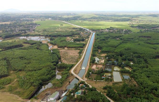 At 30 kilometres in length, the lake also provides an abundant source of food supply for the locals (Photo: VNA)