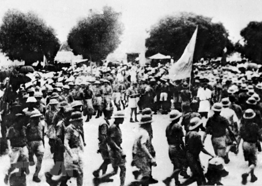 Ba To Guerilla Unit moves to Quang Ngai town in the central region to join local people to rise up to seize power, Aug. 14, 1945 (Photo: VNA)