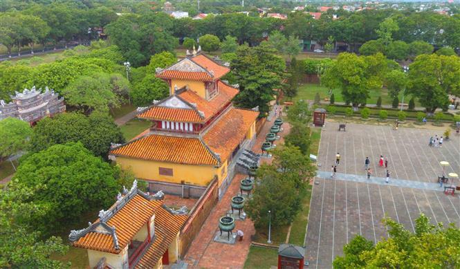 Inside The Mieu sanctuary are Vietnam’s nine largest dynastic urns, each dedicated to one King of the Nguyen dynasty (Photo: VNA)