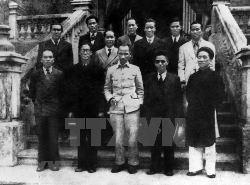 President Ho Chi Minh (front, centre) and other members of the provisional Government of the Democratic Republic of Vietnam, Sept. 3, 1945 (Photo: VNA)