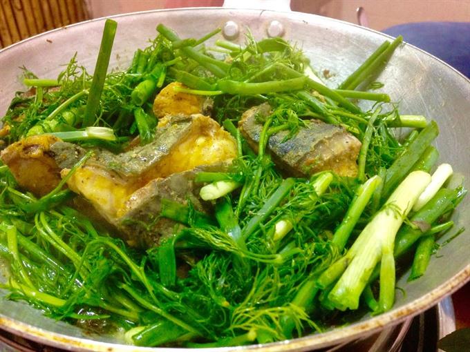 Cha ca is recommended as a must-try dish for foreign visitors on the streets of Hanoi by Cable News Network CNN (Photo: VNA)