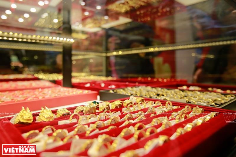 Since 2016, all Phu Quy products have been labelled with anti-counterfeiting stamps, helping customers to track their origin (Photo: VNA)