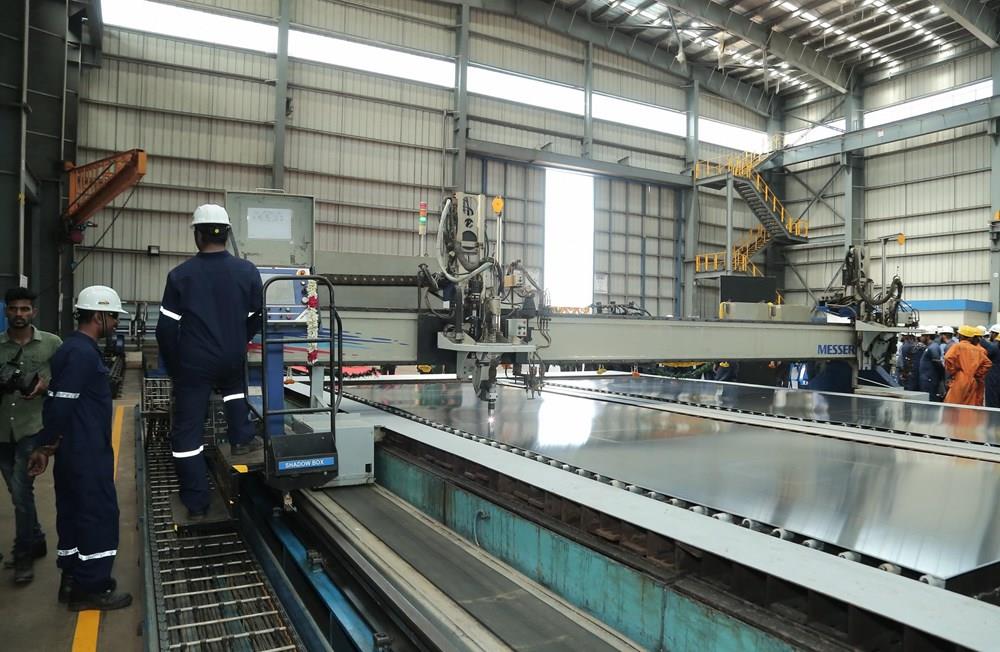 The aluminum alloy ships are about 35m in length with top speed of 35 nautical miles per hour. They are equipped with modern guiding, monitoring and defence devices (Photo: VNA)