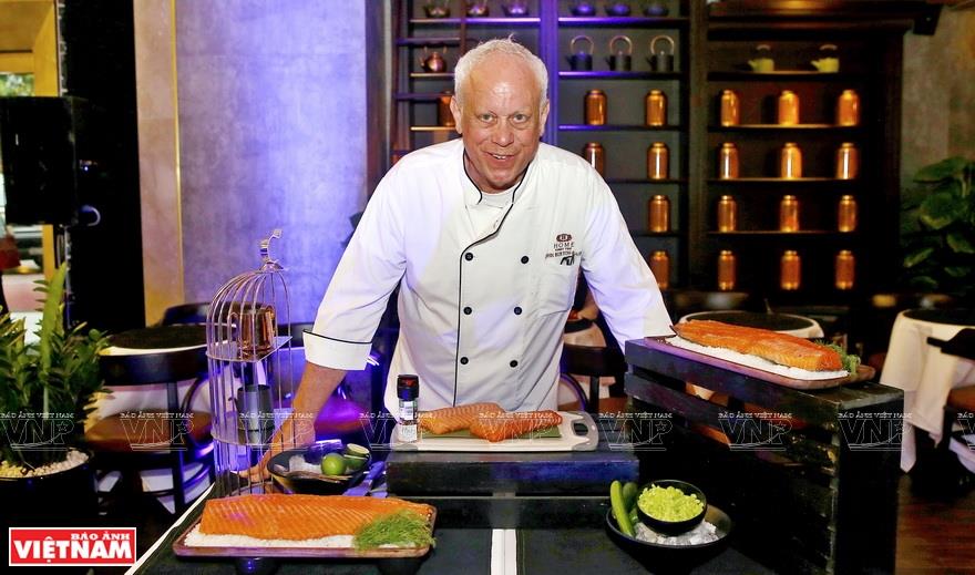 Burton-Race has starred in a host of popular television shows including French Leave, Return of the Chef, I’m a Celebrity, Get Me Out of Here and the BBC’s Great British Menu and Kitchen Criminals. His restaurant at the Lankmark hotel in London and the New Angle restaurant in Devon have been popular culinary destinations in the UK (Photo: VNA)